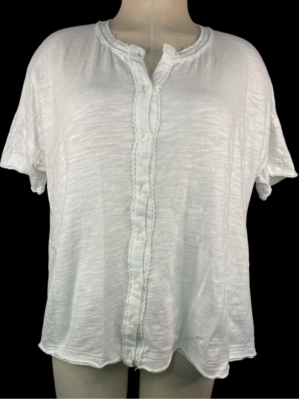 in loom White Button Front Short Sleeve Top Women’s Medium